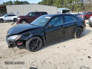 2014 Chrysler 200 Limited with VIN 1C3CCBCG1EN191628, listed as a Copart auction lot 52771395 with 140,340 mi miles and Clean Title. Bid and sale history available at carsss.com. Image 1.