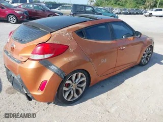 2013 Hyundai Veloster w/Gray Int with VIN KMHTC6ADXDU131620, listed as a IAAI auction lot 42099179 with 1 mi miles. Bid and sale history available at carsss.com. Image 4.