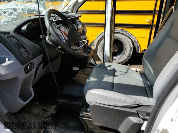 2019 Ford Transit z VIN 1FDES8PM6KKA24684, wystawiony jako Copart lot #58861745 z przebiegiem 67 564 mil mil oraz Szkoda całkowita • Salvage title. Historia ofert i sprzedaży dostępna na DreamBid. Obrazek 7.