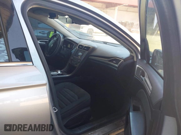 2020 Ford Fusion SE с VIN 3FA6P0HD6LR226325, выставлен на аукционе IAAI как лот 42301302 с пробегом 98 189 миль миль и . История ставок и продаж доступна на DreamBid. Изображение 5.