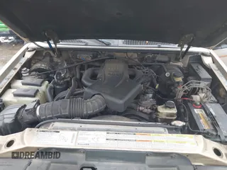 1998 Ford Explorer XL z VIN 1FMZU34E5WZA20652, wystawiony jako IAAI lot #42363619 z przebiegiem 383 213 mil mil oraz . Historia ofert i sprzedaży dostępna na DreamBid. Obrazek 10.