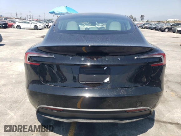 2025 Tesla Model 3 Long Range z VIN 5YJ3E1EA3SF975991, wystawiony jako Copart lot #55629765 z przebiegiem Nie podano mil oraz Szkoda całkowita • Salvage title. Historia ofert i sprzedaży dostępna na DreamBid. Obrazek 6.