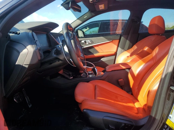 2021 BMW 2 Series M235i xDrive z VIN WBA13AL06M7G62370, wystawiony jako Copart lot #55484655 z przebiegiem 34 065 mil mil oraz Szkoda całkowita • Salvage title. Historia ofert i sprzedaży dostępna na DreamBid. Obrazek 7.
