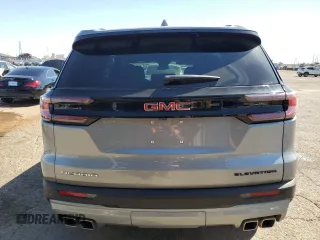 2025 GMC Acadia FWD Elevation z VIN 1GKENKRS1SJ139109, wystawiony jako Copart lot #48732115 z przebiegiem 5 889 mil mil oraz Czysty tytuł • Clean title. Historia ofert i sprzedaży dostępna na DreamBid. Obrazek 6.