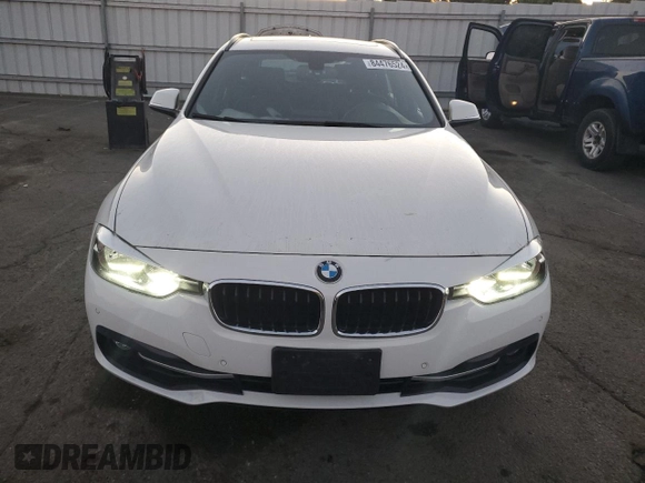 2017 BMW 3 Series 330i xDrive with VIN WBA8K3C32HA022928, listed as a Copart auction lot 84476524 with 50,086 mi miles and Salvage Title. Bid and sale history available at carsss.com. Image 5.