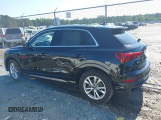 2025 Audi Q3 S line Premium z VIN WA1DECF3XS1004697, wystawiony jako IAAI lot #42256169 z przebiegiem 8550 mil mil oraz . Historia ofert i sprzedaży dostępna na DreamBid. Obrazek 14.