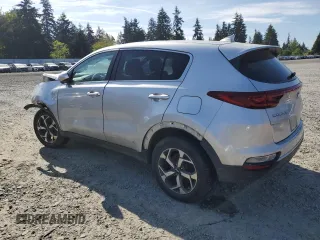 2020 Kia Sportage LX z VIN KNDPMCAC6L7633935, wystawiony jako Copart lot #56566005 z przebiegiem Nie podano mil oraz Czysty tytuł • Clean title. Historia ofert i sprzedaży dostępna na DreamBid. Obrazek 2.