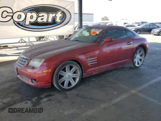 2004 Chrysler Crossfire z VIN 1C3AN69L64X015349, wystawiony jako Copart lot #57865295 z przebiegiem 255 981 mil mil oraz Tytuł czysty. Historia ofert i sprzedaży dostępna na DreamBid. Obrazek 1.
