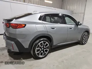 2025 BMW X2 xDrive28i with VIN WBX63GM02S5087526, listed as a Copart auction lot 49742665 with 8,605 mi miles and Clean Title. Bid and sale history available at carsss.com. Image 3.