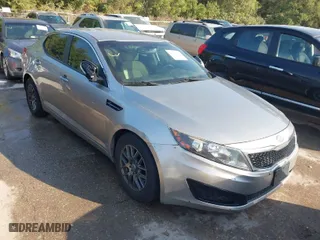 2011 Kia Optima LX with VIN KNAGM4A75B5127965, listed as a IAAI auction lot 40544326 with 207,760 mi miles. Bid and sale history available at carsss.com. Image 1.