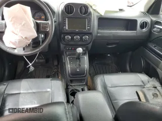 2016 Jeep Patriot High Altitude z VIN 1C4NJRFB6GD654603, wystawiony jako Copart lot #58017925 z przebiegiem Nie podano mil oraz Szkoda całkowita • Salvage title. Historia ofert i sprzedaży dostępna na DreamBid. Obrazek 8.