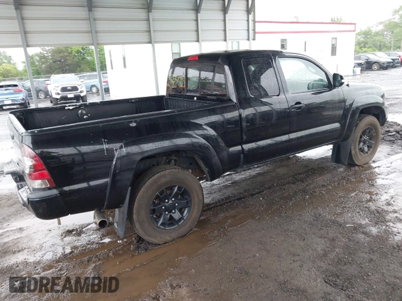 2015 Toyota Tacoma z VIN 5TFUX4EN8FX034499, wystawiony jako IAAI lot #42254201 z przebiegiem 177 756 mil mil oraz . Historia ofert i sprzedaży dostępna na DreamBid. Obrazek 4.