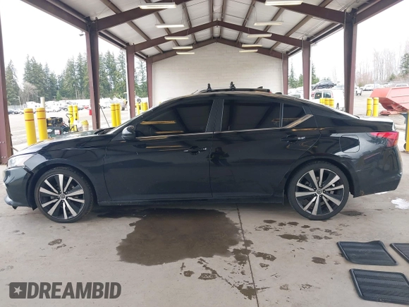 2019 Nissan Altima 2.5 SR with VIN 1N4BL4CV8KC245537, listed as a IAAI auction lot 41808203 with 101,419 mi miles. Bid and sale history available at carsss.com. Image 14.