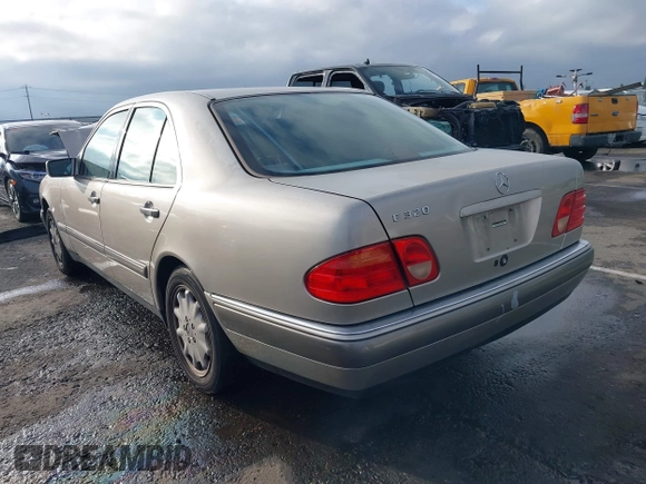 1997 Mercedes-Benz E-Class with VIN WDBJF55F3VA391335, listed as a IAAI auction lot 41606546 with 1 mi miles. Bid and sale history available at carsss.com. Image 3.