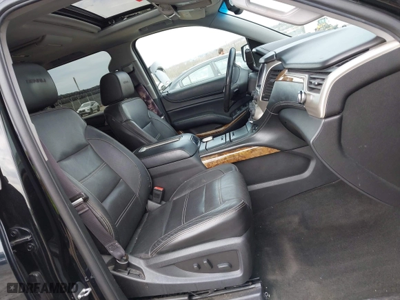 2016 GMC Yukon XL Denali with VIN 1GKS2HKJ8GR139858, listed as a IAAI auction lot 41915183 with 151,830 mi miles. Bid and sale history available at carsss.com. Image 5.