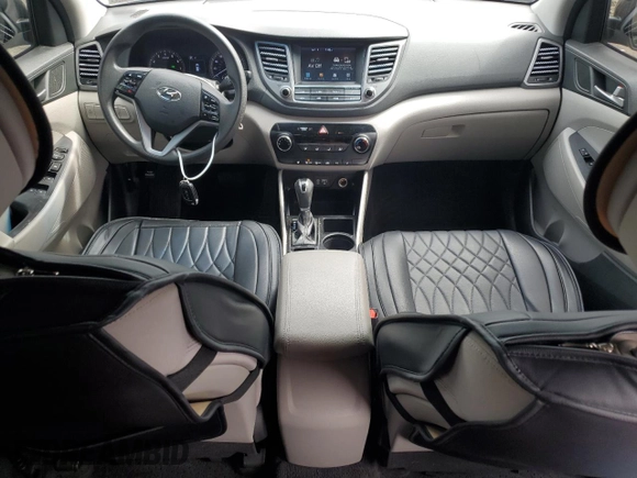 2018 Hyundai Tucson SEL with VIN KM8J3CA43JU630745, listed as a Copart auction lot 51953035 with 191,133 mi miles and Clean Title. Bid and sale history available at carsss.com. Image 8.