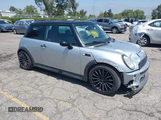 2004 MINI Hardtop S with VIN WMWRE33484TD88754, listed as a IAAI auction lot 42490245 with 85,680 mi miles and . Bid and sale history available at DreamBid. Image 1.