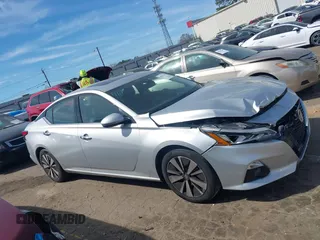2019 Nissan Altima 2.5 SL with VIN 1N4BL4EV1KC248311, listed as a IAAI auction lot 41826242 with 107,101 mi miles. Bid and sale history available at carsss.com. Image 13.