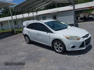 2013 Ford Focus SE z VIN 1FADP3F23DL327087, wystawiony jako IAAI lot #42621384 z przebiegiem 95 816 mil mil oraz . Historia ofert i sprzedaży dostępna na DreamBid. Obrazek 1.