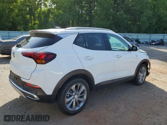 2022 Buick Encore GX Essence z VIN KL4MMFSL0NB109385, wystawiony jako Copart lot #62106325 z przebiegiem 34 727 mil mil oraz Szkoda całkowita • Salvage title. Historia ofert i sprzedaży dostępna na DreamBid. Obrazek 3.