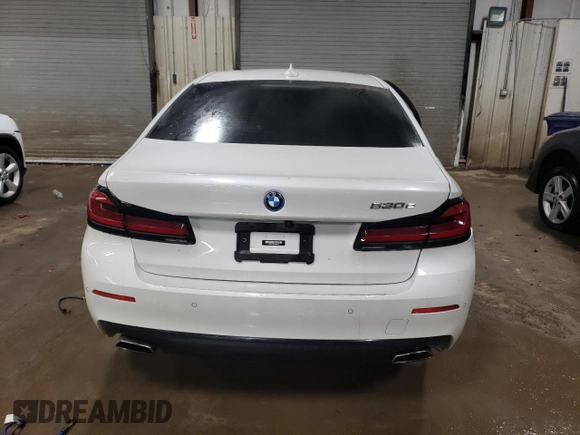 2023 BMW 5 Series 530e z VIN WBA13AG00PCM94423, wystawiony jako Copart lot #41517625 z przebiegiem 16 339 mil mil oraz Szkoda całkowita • Salvage title. Historia ofert i sprzedaży dostępna na DreamBid. Obrazek 6.