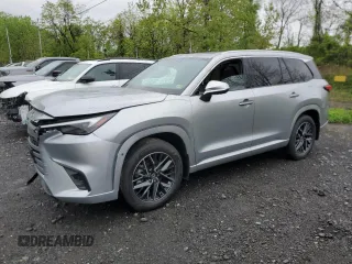 2024 Lexus TX 350 z VIN 5TDAAAB61RS015089, wystawiony jako Copart lot #55833525 z przebiegiem 1790 mil mil oraz Szkody całkowita. Historia ofert i sprzedaży dostępna na DreamBid. Obrazek 1.