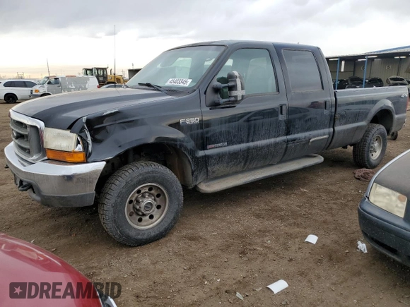 2000 Ford Super Duty F-250 XL with VIN 1FTNW21F6YEC98099, listed as a Copart auction lot 45403345 with 121,425 mi miles and Salvage Title. Bid and sale history available at carsss.com. Image 1.
