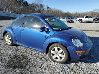 2007 Volkswagen New Beetle Coupe with VIN 3VWRW31C37M511142, listed as a Copart auction lot 86788394 with 174,378 mi miles and Salvage Title. Bid and sale history available at carsss.com. Image 4.