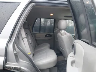 2005 Chevrolet TrailBlazer LT with VIN 1GNDT13S452319576, listed as a IAAI auction lot 41471422 with 266,346 mi miles. Bid and sale history available at carsss.com. Image 8.
