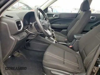 2021 Hyundai Venue SEL z VIN KMHRC8A33MU072942, wystawiony jako Copart lot #57939575 z przebiegiem 25 389 mil mil oraz Szkoda całkowita • Salvage title. Historia ofert i sprzedaży dostępna na DreamBid. Obrazek 7.