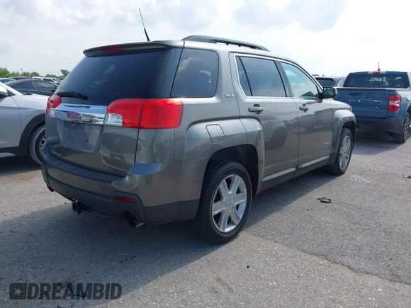 2010 GMC Terrain SLE-2 z VIN 2CTFLDEY4A6340188, wystawiony jako IAAI lot #42478916 z przebiegiem 81 123 mil mil oraz . Historia ofert i sprzedaży dostępna na DreamBid. Obrazek 4.