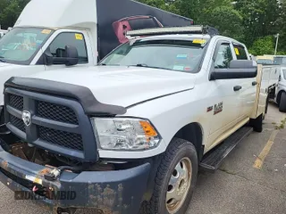 2017 Ram 2500 Tradesman z VIN 3C6UR5HJXHG647375, wystawiony jako IAAI lot #42608451 z przebiegiem 162 998 mil mil oraz . Historia ofert i sprzedaży dostępna na DreamBid. Obrazek 27.