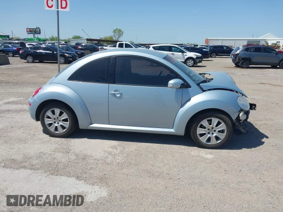 2009 Volkswagen New Beetle Coupe S with VIN 3VWPW31C59M503182, listed as a IAAI auction lot 41969191 with 61,880 mi miles. Bid and sale history available at carsss.com. Image 14.