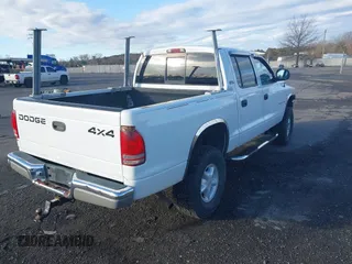 2000 Dodge Dakota Sport with VIN 1B7GG2AN1YS666364, listed as a IAAI auction lot 41718320 with 191,976 mi miles and . Bid and sale history available at carsss.com. Image 4.