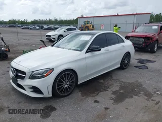 2019 Mercedes-Benz C 300 z VIN 55SWF8EB4KU318644, wystawiony jako IAAI lot #42627064 z przebiegiem 60 400 mil mil oraz . Historia ofert i sprzedaży dostępna na DreamBid. Obrazek 2.