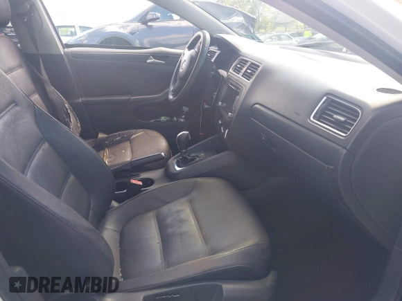 2012 Volkswagen Jetta SE z VIN 3VWDX7AJ7CM362001, wystawiony jako IAAI lot #42209146 z przebiegiem 200 566 mil mil oraz . Historia ofert i sprzedaży dostępna na DreamBid. Obrazek 5.