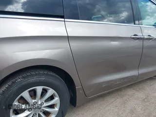 2017 Chrysler Pacifica Touring z VIN 2C4RC1DG2HR833473, wystawiony jako IAAI lot #42597208 z przebiegiem 78 239 mil mil oraz . Historia ofert i sprzedaży dostępna na DreamBid. Obrazek 19.