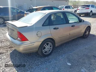 2000 Ford Focus SE with VIN 1FAFP3434YW401903, listed as a IAAI auction lot 42104706 with 201,826 mi miles and . Bid and sale history available at DreamBid. Image 4.