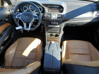 2015 Mercedes-Benz E 400 with VIN WDDKJ6HB7FF300175, listed as a Copart auction lot 82913174 with 52,427 mi miles and Salvage title. Bid and sale history available at DreamBid. Image 8.