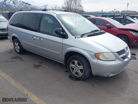 2006 Dodge Grand Caravan SXT with VIN 2D4GP44L26R664596, listed as a IAAI auction lot 41846643 with 235,554 mi miles. Bid and sale history available at carsss.com. Image 1.