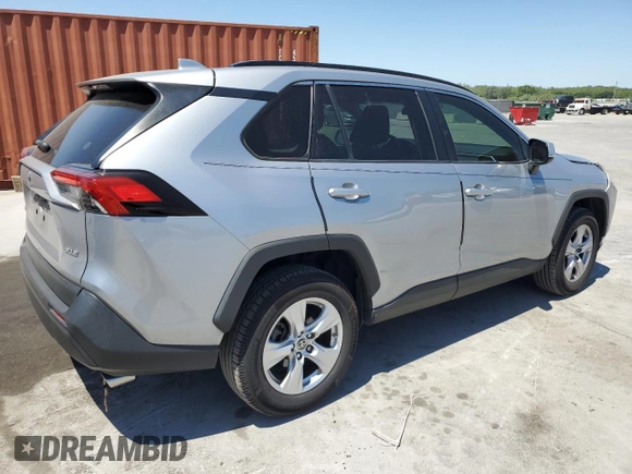 2019 Toyota RAV4 XLE with VIN JTMW1RFV3KD038428, listed as a Copart auction lot 53186505 with 60,927 mi miles and Salvage Title. Bid and sale history available at carsss.com. Image 3.