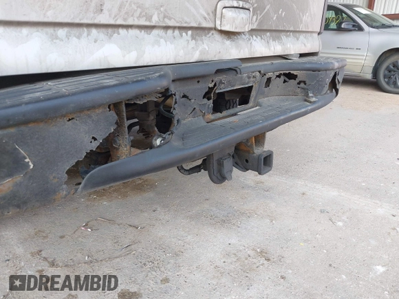2005 Chevrolet Tahoe Z71 with VIN 1GNEK13T65R233810, listed as a IAAI auction lot 42398713 with Not provided miles and . Bid and sale history available at DreamBid. Image 6.