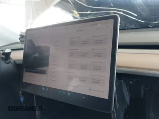 2024 Tesla Model Y с VIN 7SAYGDED5RF194219, выставлен на аукционе IAAI как лот 41594132 с пробегом 21 255 миль миль и . История ставок и продаж доступна на DreamBid. Изображение 7.