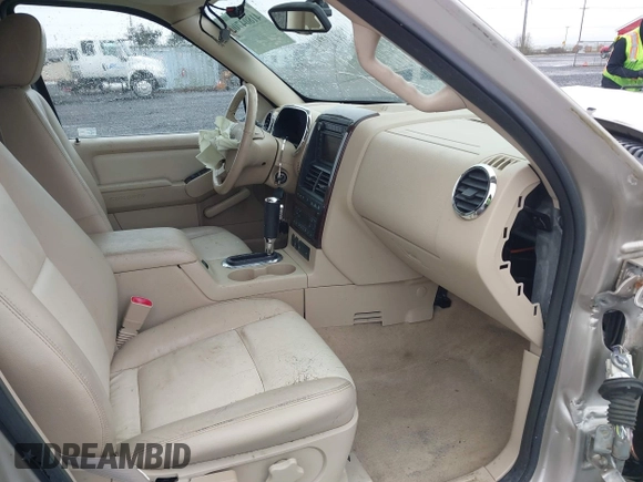 2006 Ford Explorer Limited z VIN 1FMEU75876UA58332, wystawiony jako IAAI lot #41804700 z przebiegiem 158 388 mil mil oraz . Historia ofert i sprzedaży dostępna na DreamBid. Obrazek 5.