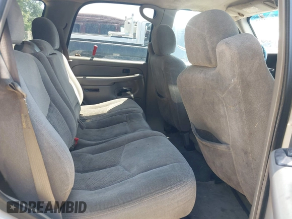 2004 Chevrolet Tahoe LS z VIN 1GNEC13V34J194198, wystawiony jako IAAI lot #42225110 z przebiegiem 359 257 mil mil oraz . Historia ofert i sprzedaży dostępna na DreamBid. Obrazek 8.