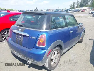 2008 MINI Hardtop with VIN WMWMF33538TU67798, listed as a IAAI auction lot 41978652 with 184,218 mi miles and . Bid and sale history available at DreamBid. Image 4.