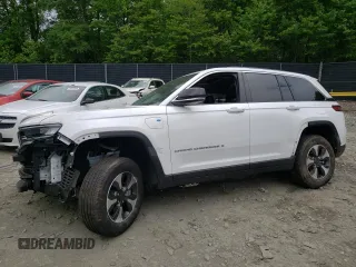 2024 Jeep Grand Cherokee z VIN 1C4RJYB60RC713383, wystawiony jako Copart lot #56632745 z przebiegiem 9 211 mil mil oraz Szkoda całkowita • Salvage title. Historia ofert i sprzedaży dostępna na DreamBid. Obrazek 1.