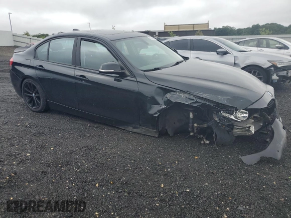 2017 BMW 3 Series 320i xDrive z VIN WBA8A3C34HA067209, wystawiony jako Copart lot #61074805 z przebiegiem 93 838 mil mil oraz Szkoda całkowita • Salvage title. Historia ofert i sprzedaży dostępna na DreamBid. Obrazek 4.