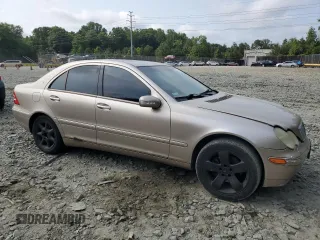 2003 Mercedes-Benz C 230/260/280/320 with VIN WDBRF64J53F314061, listed as a Copart auction lot 65704144 with 210,883 mi miles and Non Repairable. Bid and sale history available at DreamBid. Image 4.