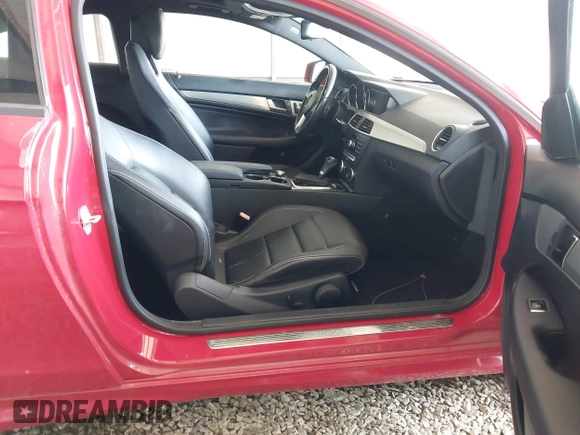 2014 Mercedes-Benz C 250 с VIN WDDGJ4HB8EG292493, выставлен на аукционе IAAI как лот 42032308 с пробегом 117 183 миль миль и . История ставок и продаж доступна на DreamBid. Изображение 5.